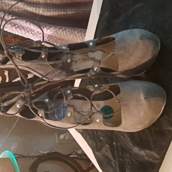 Peny loves Kenny ankle booties - Picture 2 of 9